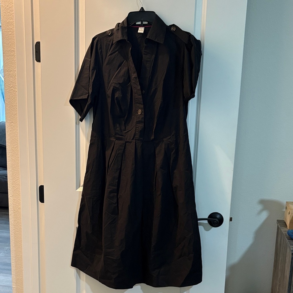 Elegant Black Button-Up Dress